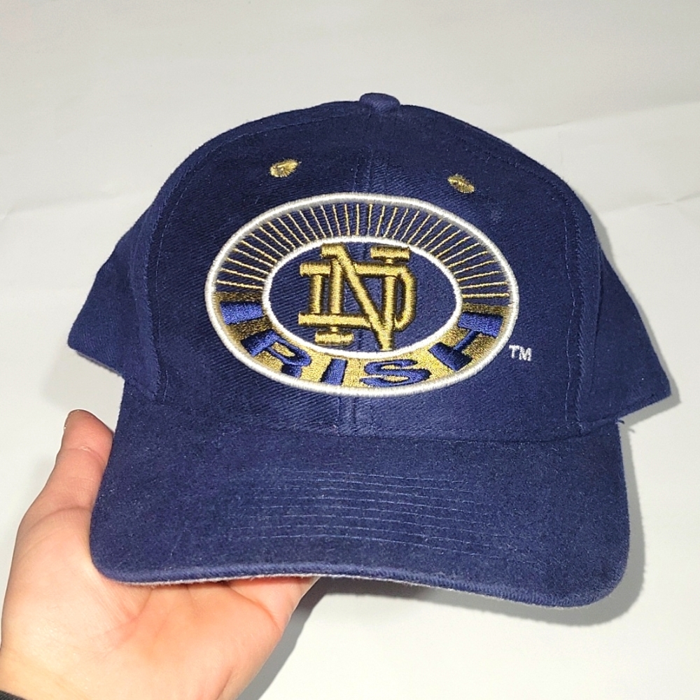 Vintage Notre Dame 90s Top Of The World Snapback Cap Hat